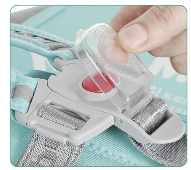 Close-up of the FloatNest™ multi-point safety buckle with protective cover